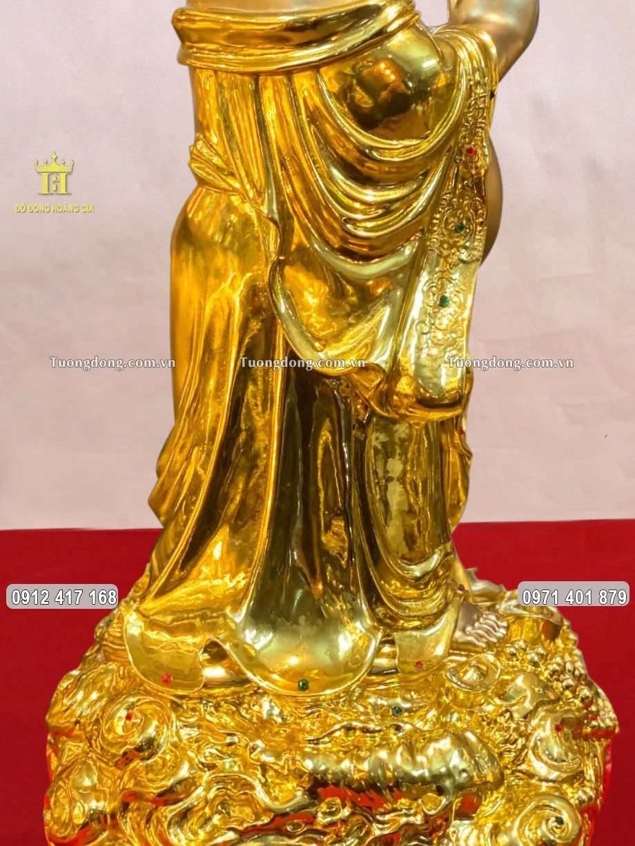 Từng họa tiết hoa văn được chạm khắc sắc nét